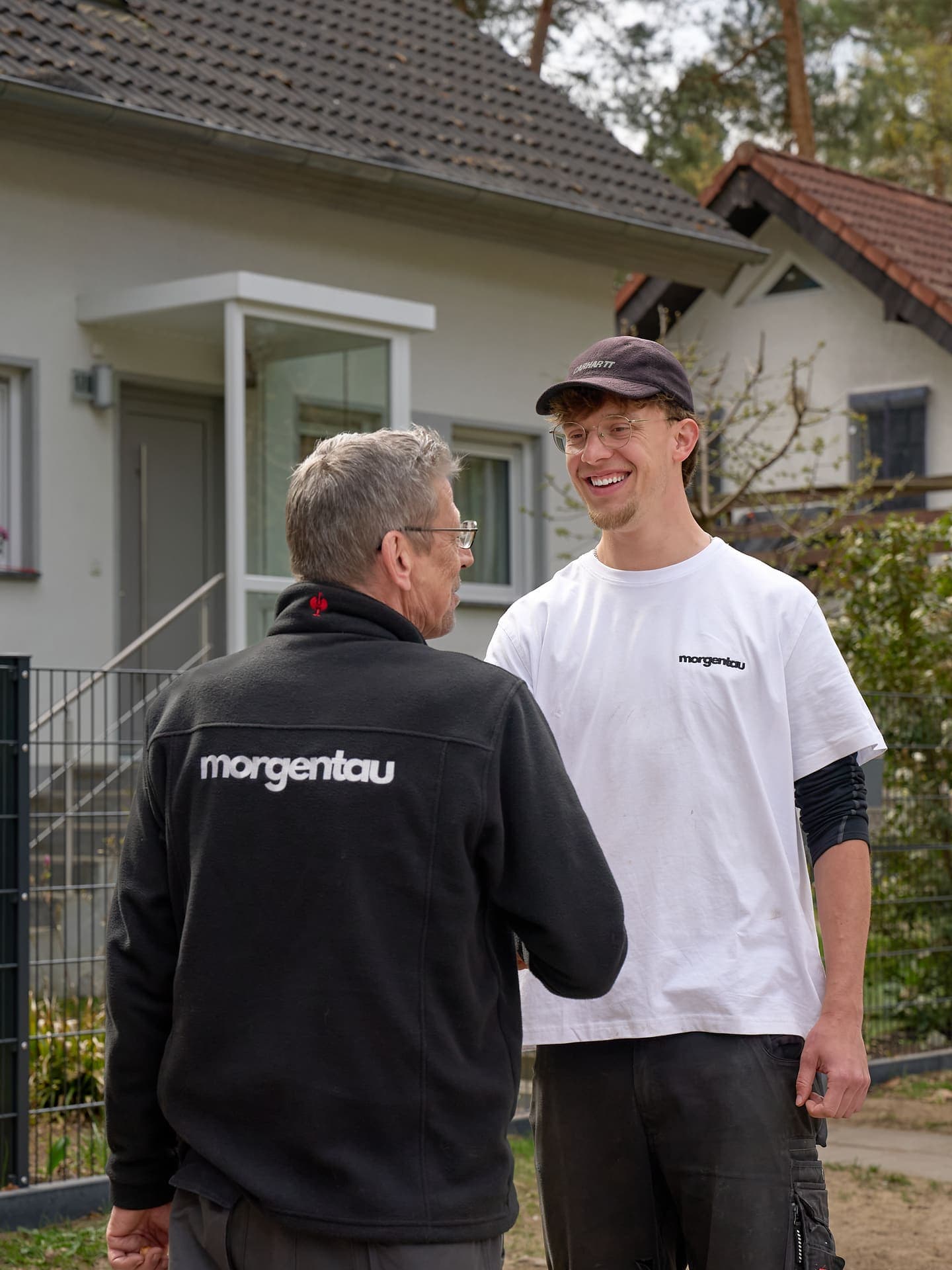 Morgentau-Team im Kundengespräch vor Ort in Berlin
