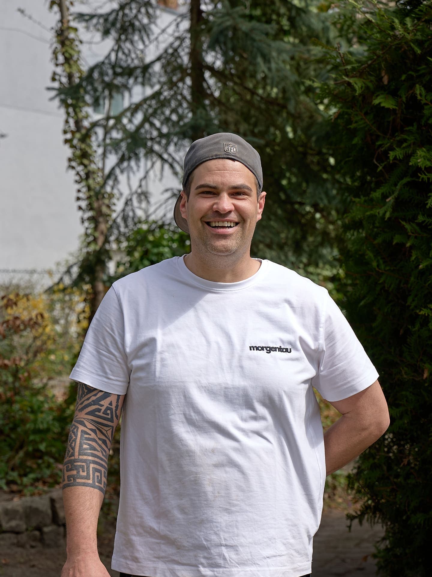 Freundliches Morgentau-Teammitglied